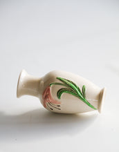 Load image into Gallery viewer, Vintage Handmade Lilly Vase
