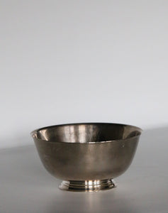 Silver Plated Pedestal Bowl  Paul Revere reproduction Wm. A Rogers by Oneida Ltd. Silversmiths