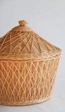 Load image into Gallery viewer, Woven Basket with Lid
