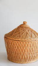 Load image into Gallery viewer, Woven Basket with Lid
