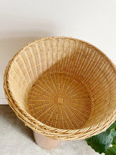 Load image into Gallery viewer, Woven Basket with Lid
