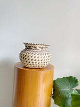 Load image into Gallery viewer, Rarámuri Handmade Woven Basket // Planter // Vase
