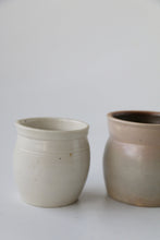 Load image into Gallery viewer, Pair of Ceramic Pots / Planters
