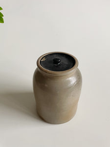 Potter Jar / Vase