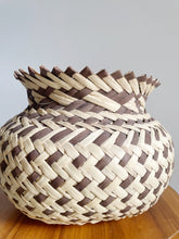 Load image into Gallery viewer, Rarámuri Handmade Woven Basket // Planter // Vase
