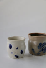 Load image into Gallery viewer, Pair of Ceramic Pots / Planters
