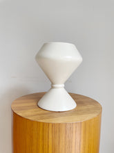 Load image into Gallery viewer, Heager Mid Century Modern Ceramic Planter
